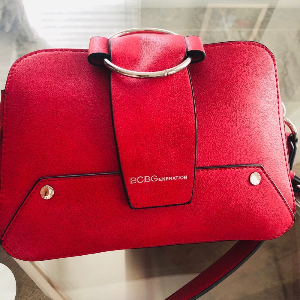 BCBGENERATION ELLE SHOULDER BAG IN POMEGRANATE RED - Picture 8 of 8